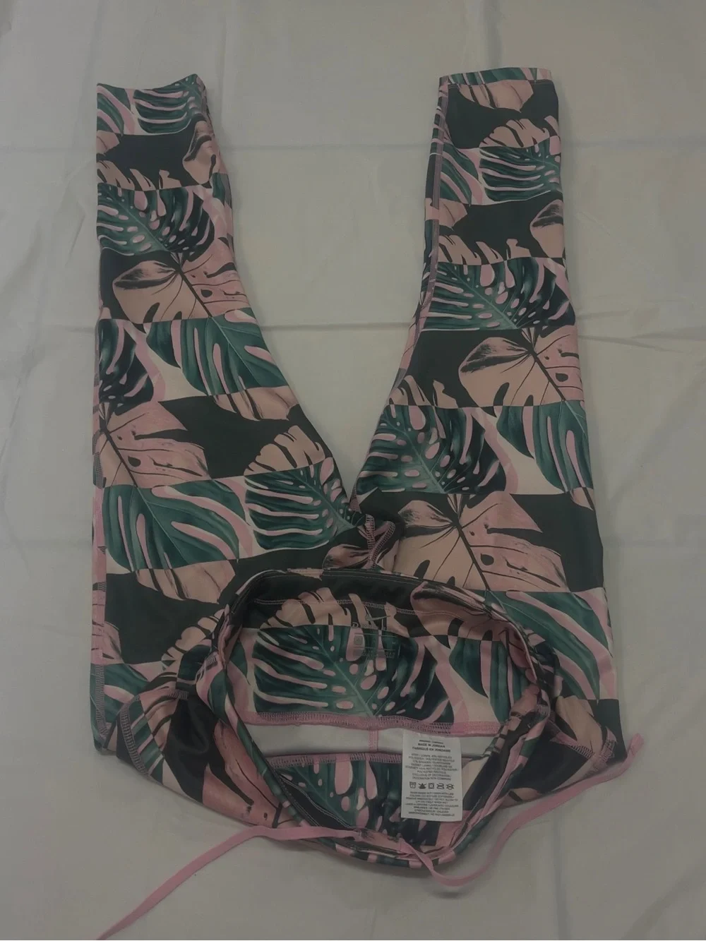 Nike Vibrant Tropical Monstera Print Leggings